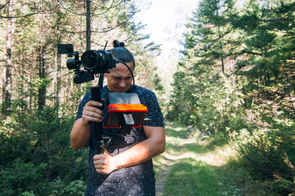 How do you use a 3 axis gimbal stabilizer